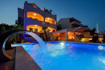 Agréable appartement pour 4 personnes avec climatisation, piscine, Wifi, Tv, terrasse et parking