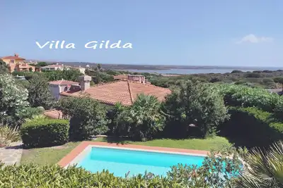 Image de Multi-level villa with private garden and pool, sea view and air conditioning.
