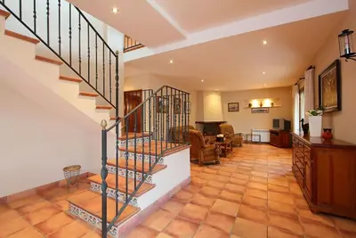 Image de Maison de vacances privée avec piscine privée, Tv, patio, animaux admis, vue panoramique, parking