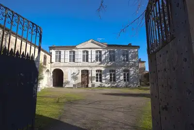 Image de La Petite Gensac - Appartement La Cathedrale. 6 couchages