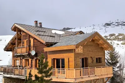 Image de chalet 4* sur les pistes, Altiport, 7 chambres 6 salles de bains, sauna, jacuzzi