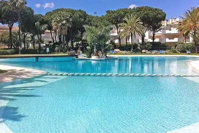 Confortable appartement pour 4 personnes avec climatisation, piscine, Wifi, Tv, terrasse et parking
