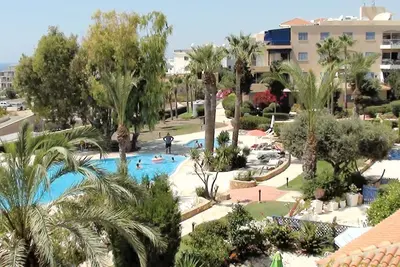 Image de Appartement 1 chambre, Paphos, 2ème étage, piscine communautaire, vue sur la mer, tavernes à proximité