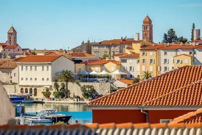 Image de Confortable appartement pour 4 personnes avec Wifi, climatisation, piscine, Tv et balcon