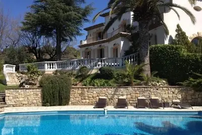 Image de Élégant, récemment rénové Villa Riviera 10 min de Cannes!