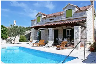 Image de Belle maison en pierre dalmate avec 3 chambres et piscine privée