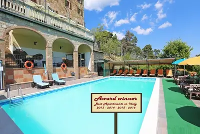 Image de (Nouveau) Appartement (E) avec piscine, jacuzzi et court de tennis en Toscane