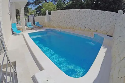 Image de Maison de vacances privée avec piscine privée, climatisation, bain à remous, Wifi, Tv, terrasse