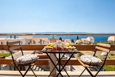 Image de Jure 1 ★ Sunny 1 Br apt for 4 ★ modern ★ large sea view balcony