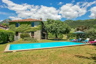House with private pool at 2, 8 km from Castiglione di Garfagnana. Panoramic view