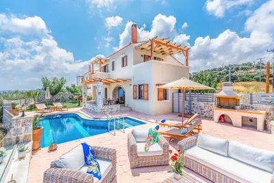 Image de Newly Built Villa Kantifes w/ Pool, Bbq, Amazing Views only 7km to the beach