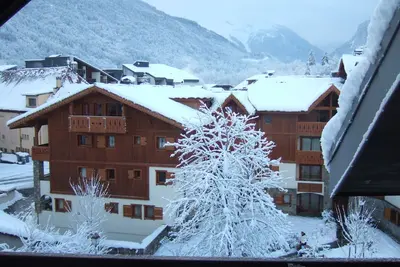 Image de Appartement bien équipé avec une vue magnifique - bord de la ville la plus proche Télécabine.