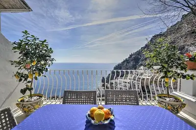 Image de Villa Giancarlo: Une maison indépendante élégante et accueillante face au soleil et à la mer.