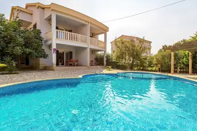 Image de Agréable appartement pour 4 personnes avec climatisation, piscine, Wifi, Tv et patio