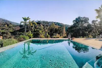 Villa de campagne à Alhaurin El Grande avec vue sur la vallée de la montagne et piscine
