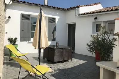 Image de Maison réthaise rénovée Centre Village du Bois Plage en Ré