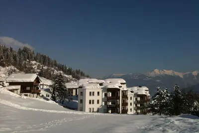 Image de Appartement ensoleillé et spacieux de 4. 5 pièces, 3 chambres, 2 salles de bains, 6 personnes
