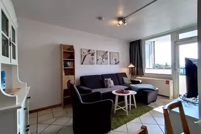 Image de Appartement de 3 pièces avec vue sur le fjord en plein centre, à seulement 200 mètres de la plage