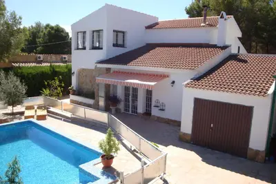 Image de Grande maison avec 9 chambres, avec piscine, à 100m. de la plage, accessible aux handicapés.