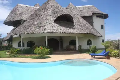 Image de oneiric villa at the Indian Ocean with private pool and personal