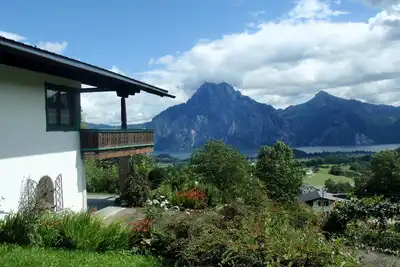Image de Maison de campagne confortable avec une vue fantastique sur le lac Traunsee et la chaîne de montagnes