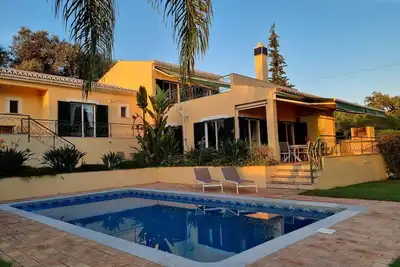 Image de Oasis de calme, piscine privée, familiale, paradis de la randonnée, golf, avec chauffage
