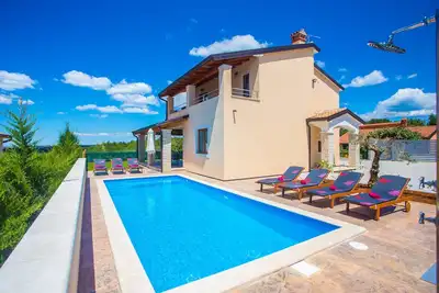 Image de Belle villa avec piscine, vue Spectaculaire, barbecue, WiFi gratuit