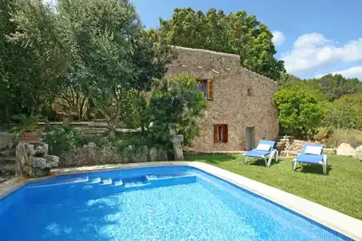 Image de Calme rural au pied de Tramuntana, piscine avec vue panoramique, maison rénovée