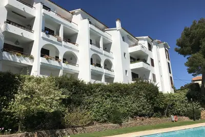 Image de Cosy apartment with large pool and a marvellous view to the sea