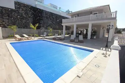 Villa avec grande terrasse et piscine, avec vue sur l'Atlantique « Costa Adeje »