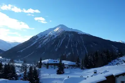 Apartment with south facing terrace, ski-run directly to the slope possible