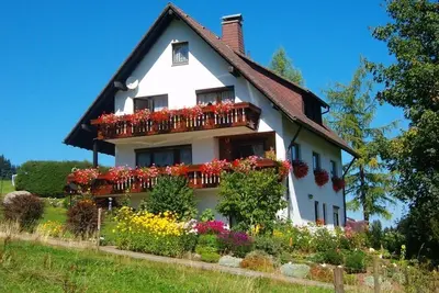 Image de Spacious, well-kept, comfortable apartment, up to 3 persons, 2 balconies, beautiful view