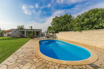 Image de Maison de vacances familiale avec piscine à la campagne à Pomer, Croatie