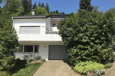 Image de Près de la ville vivent à la campagne avec un bon accès