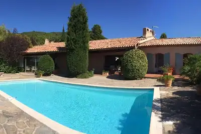 Image de Magnifique villa de 300m2 dans un endroit unique - chauffage piscine, chauffage central, cheminées