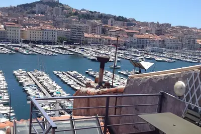 Image de Vieux Port vue Notre Dame de la Garde Triplex 70 m2 Terrasse
