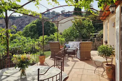 Image de La Belle Etoile : terrasse et jardin privé avec vue exceptionnelle