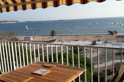 Image de Front de mer à Fréjus-plage, vue magnifique, Climatisation, Wifi, 4/6p