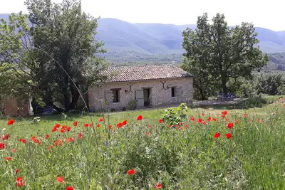 House from the 18th century, quiet with pool overlooking the Luberon