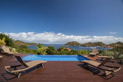 Image de Villa de standing, piscine et vue mer panoramique