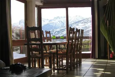 Image de Maison familiale de 180m², vue exceptionnelle plein sud. Linge, Internet fournis