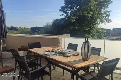 Image de Apt 1er, copr sur 3 étages, ascenseur, terrasse abritée du vent 25m2, wc séparé