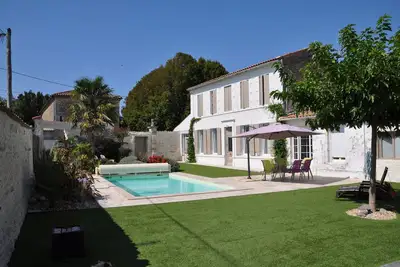 Image de Typique Charentaise  - Piscine privée chauffée - 3 Chambres - 2 Salles de bain