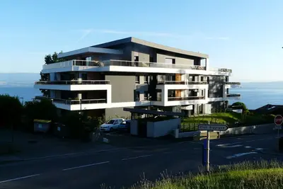 Image de appartement F3 de 2 à 6 personnes avec terrasse et vue lac golf 5 minutes