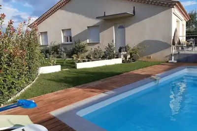 Image de Villa 106 m2, idéalement située avec piscine sur un terrain de 600 m2