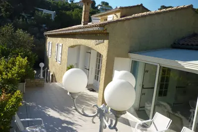 Image de villa de 170m2, 4 chambres pour 10 personnes Ă 2 minutes Ă pied de la plage