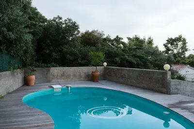 Agréable 2 pièces piscine à Nîmes
