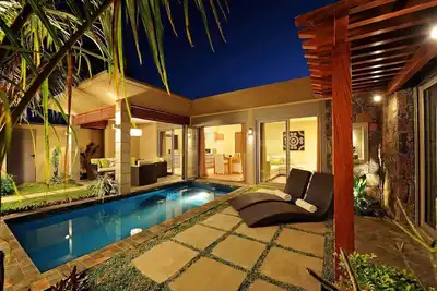 Villa 3 chambres 150m2  + services hôteliers + piscine + plage privée
