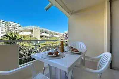 Image de Cannes : proche plage, 2 pièces avec terrasse dans une résidence sécurisée