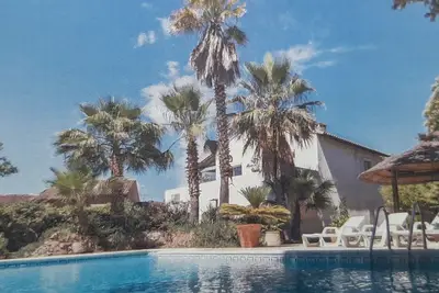 Image de Agde Sur Jardin 1600 m² A 3 Km des Plages 3 Chambres-Clim ☀️
